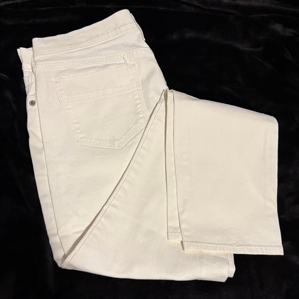 White Sweetheart Strait Leg Skinny Jeans